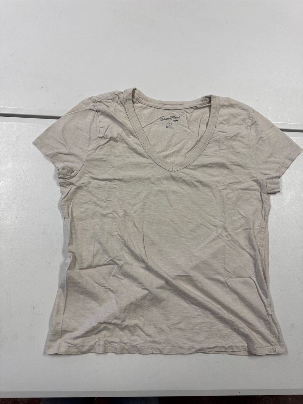 Universal Thread Short Sleeve V-Neck Tee in Light Beige